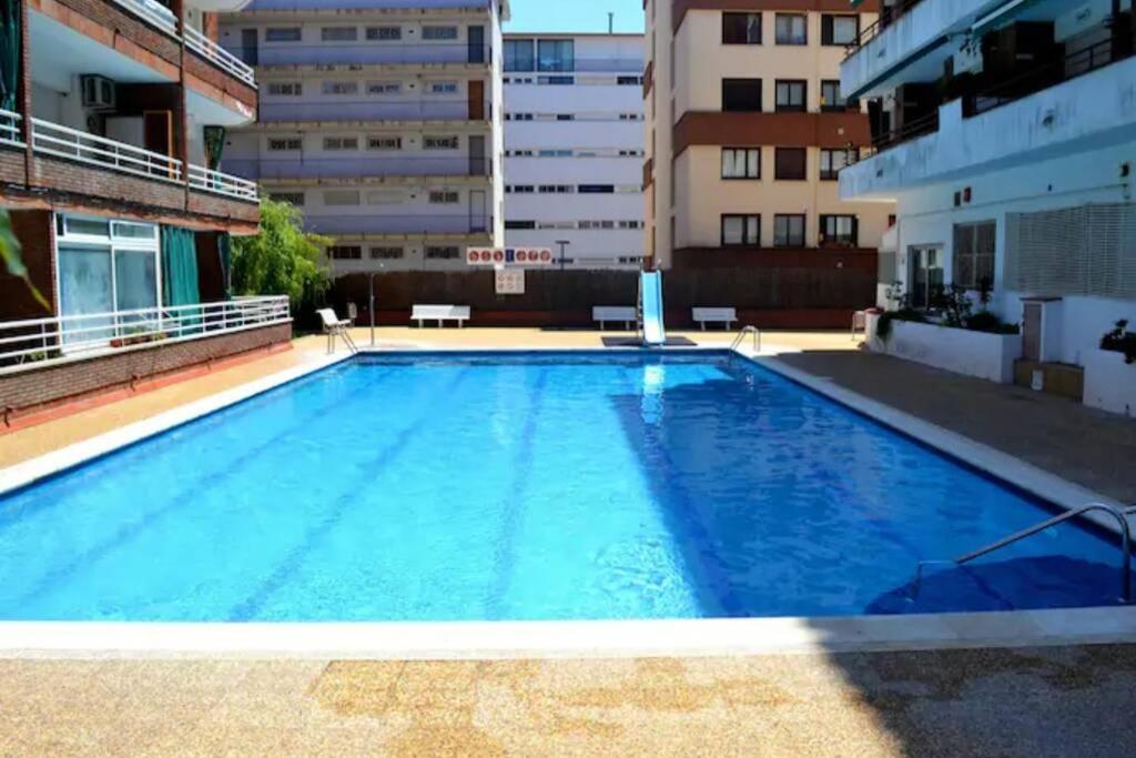 Apartamento Con Piscina A 2 Minutos De La Playa!!! Lloret de Mar Esterno foto